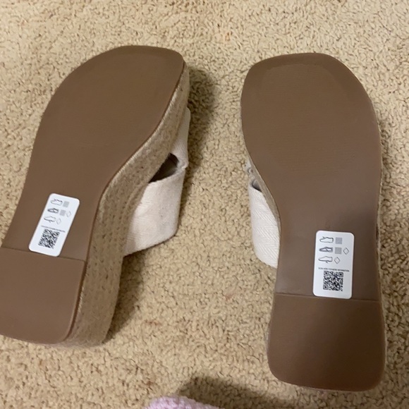 Asos Design sandal wedges. Brand new never worn. - Picture 3 of 3